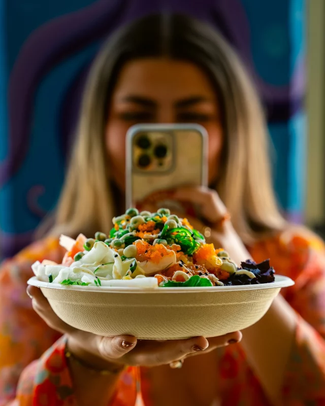 🌺 Make your summer bowl even more IncrediBOWL with a FREE premium topping every Tuesday.