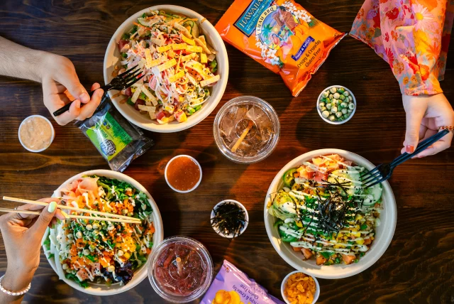 To all the teachers, faculty, and school staff—thank you for making a difference every day. 💙 Treat yourself to a fresh poke bowl. You've earned it! 🍍 #ThankATeacher #IslandFinPoke